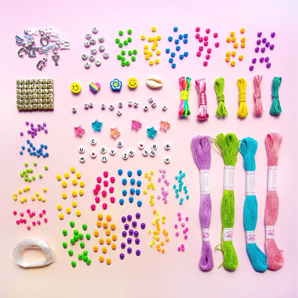 Word Wear Personalized Jewelry Making Set - It's So Me: Bracelet & Friendship Kit for Girls, 1175 Pieces, Beads & Charms - Image 5
