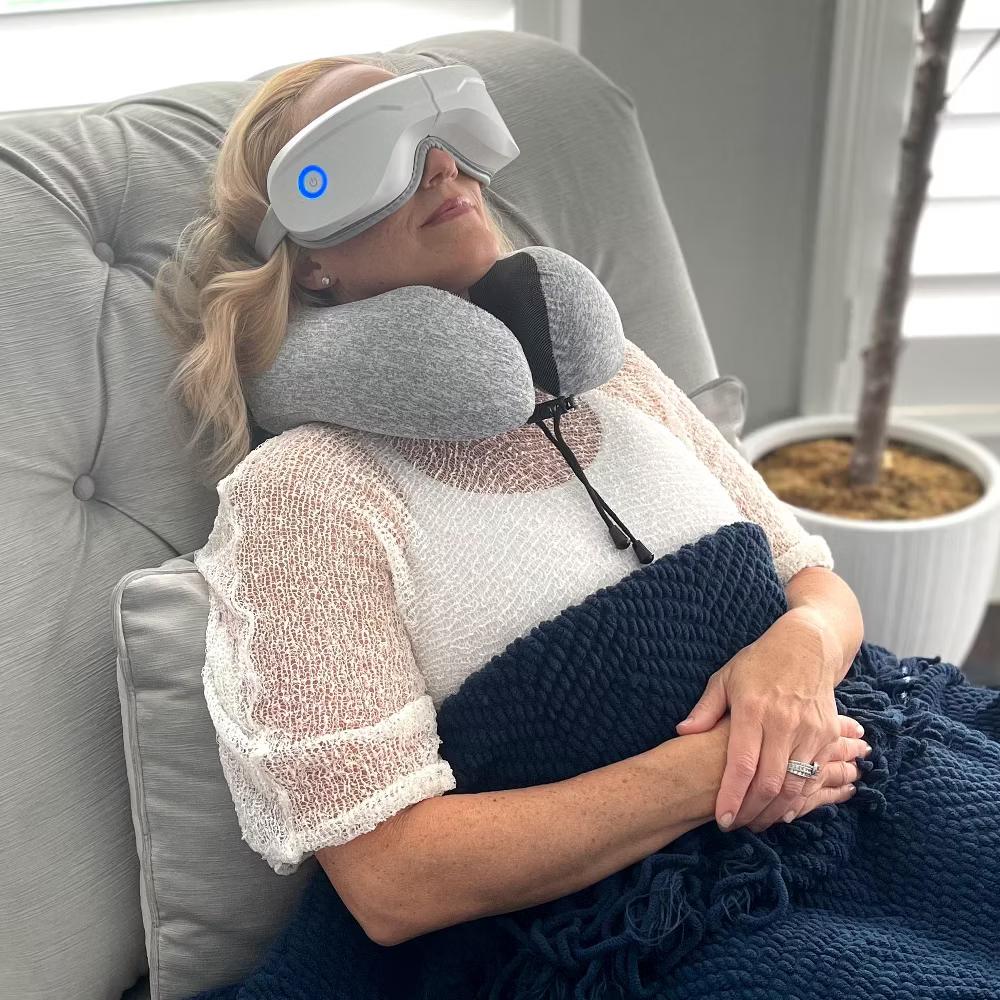 Travel Pillow with Tote, Earplugs and Eye Mask Relaxable Kit - Image 4