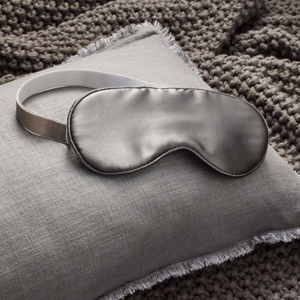 Solid Silk Eye Mask - Image 2