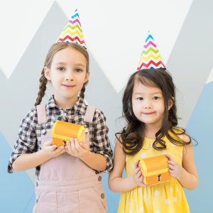 ArtCreativity Treasure Chests Party Treat Boxes (Set of 12)