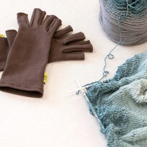 Crafters Comfort Glove Size Medium
