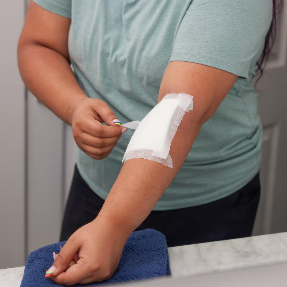 Johnson & Johnson Brand First Aid Hurt-Free Medical Paper Tape - 1in 10 yd - Image 11
