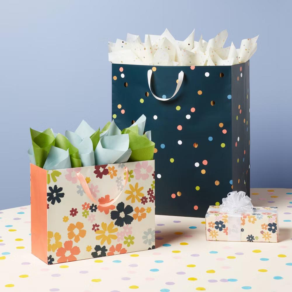 Medium Floral Gift Bag Colorful - Image 3