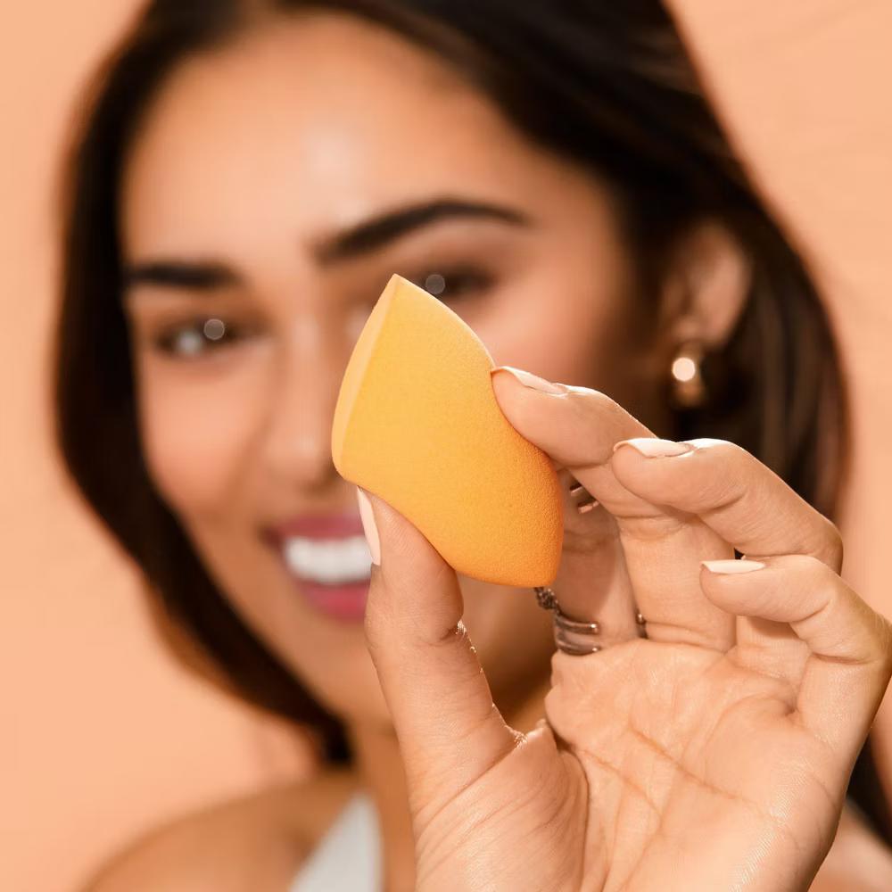 Real Techniques Miracle Complexion Makeup Sponge Travel Case: Contouring, Cheekbones, Multipurpose, 2-Piece Set - Image 4