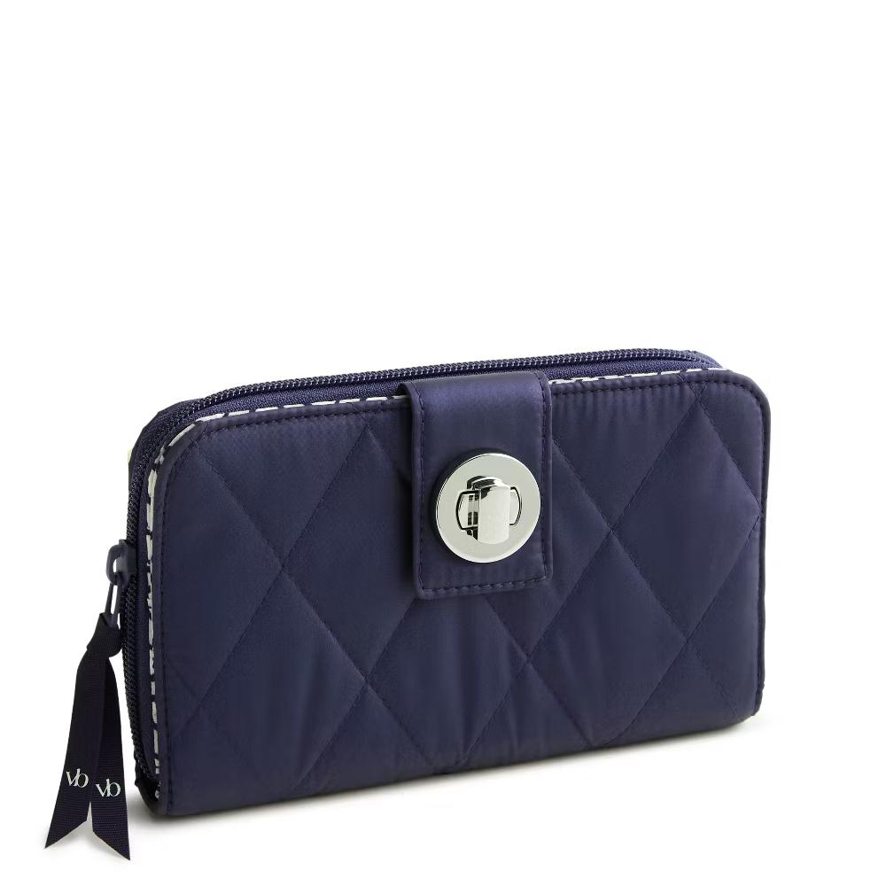 Women's Outlet Ultralight Essential Turnlock Wallet - Image 7
