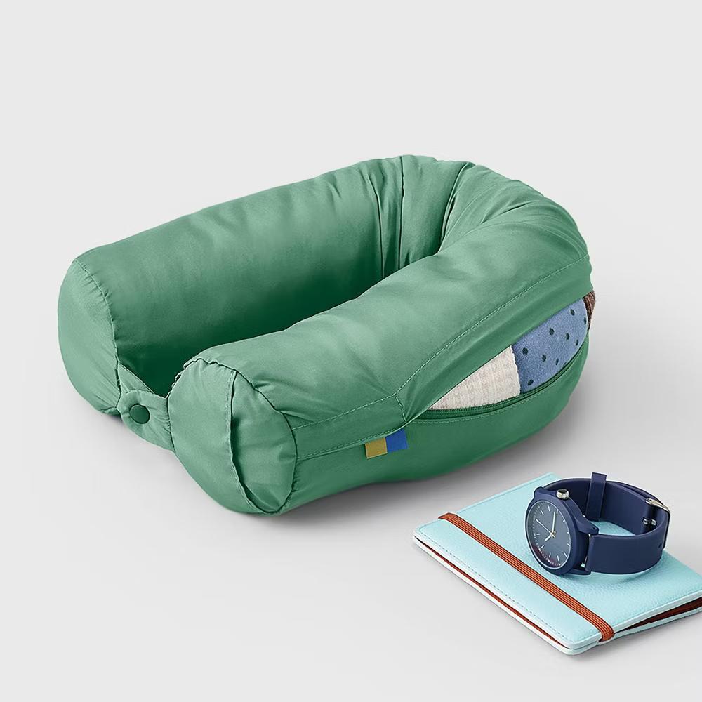 Packing Cube with Neck Pillow - Image 9