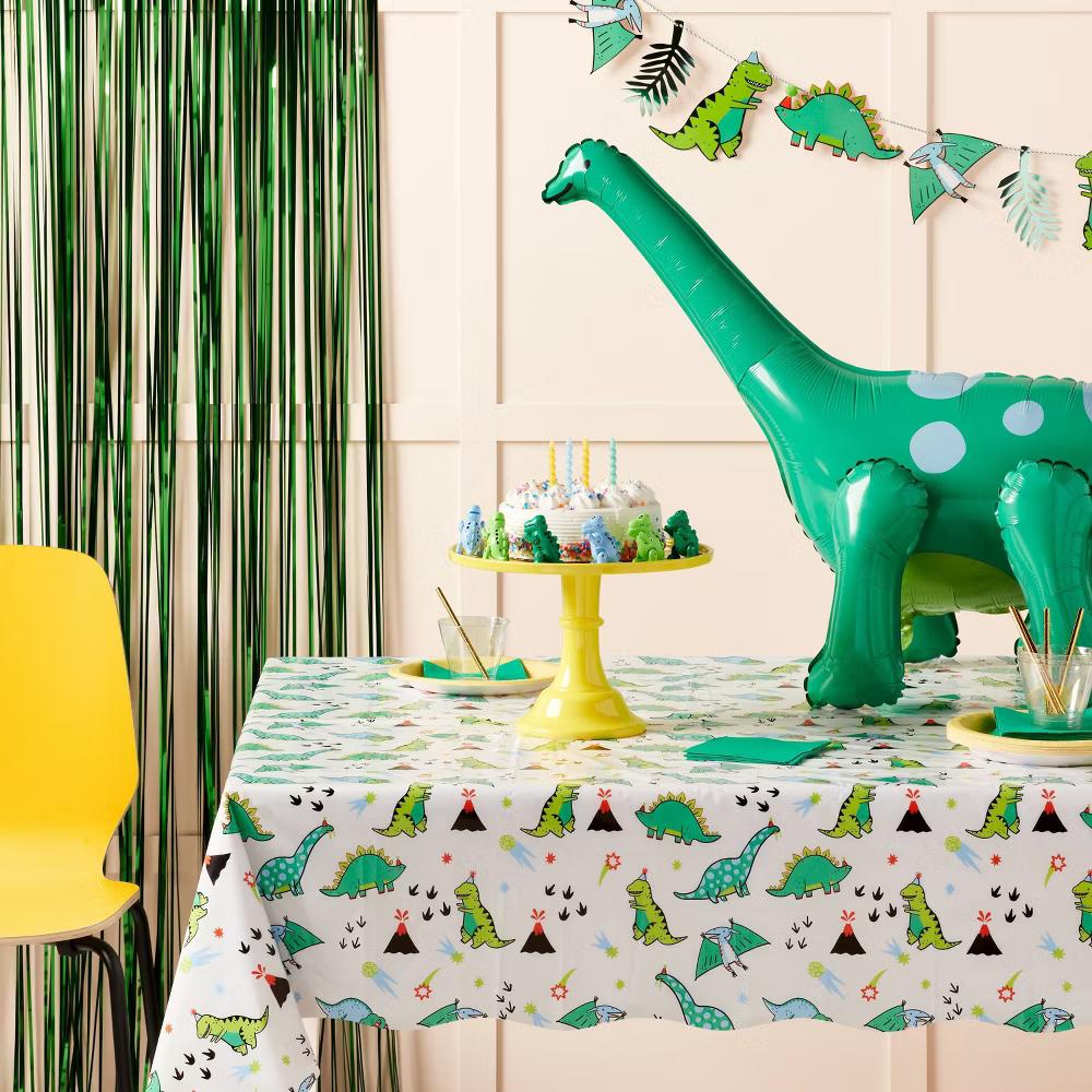 Foil Fringe Backdrop - Image 12