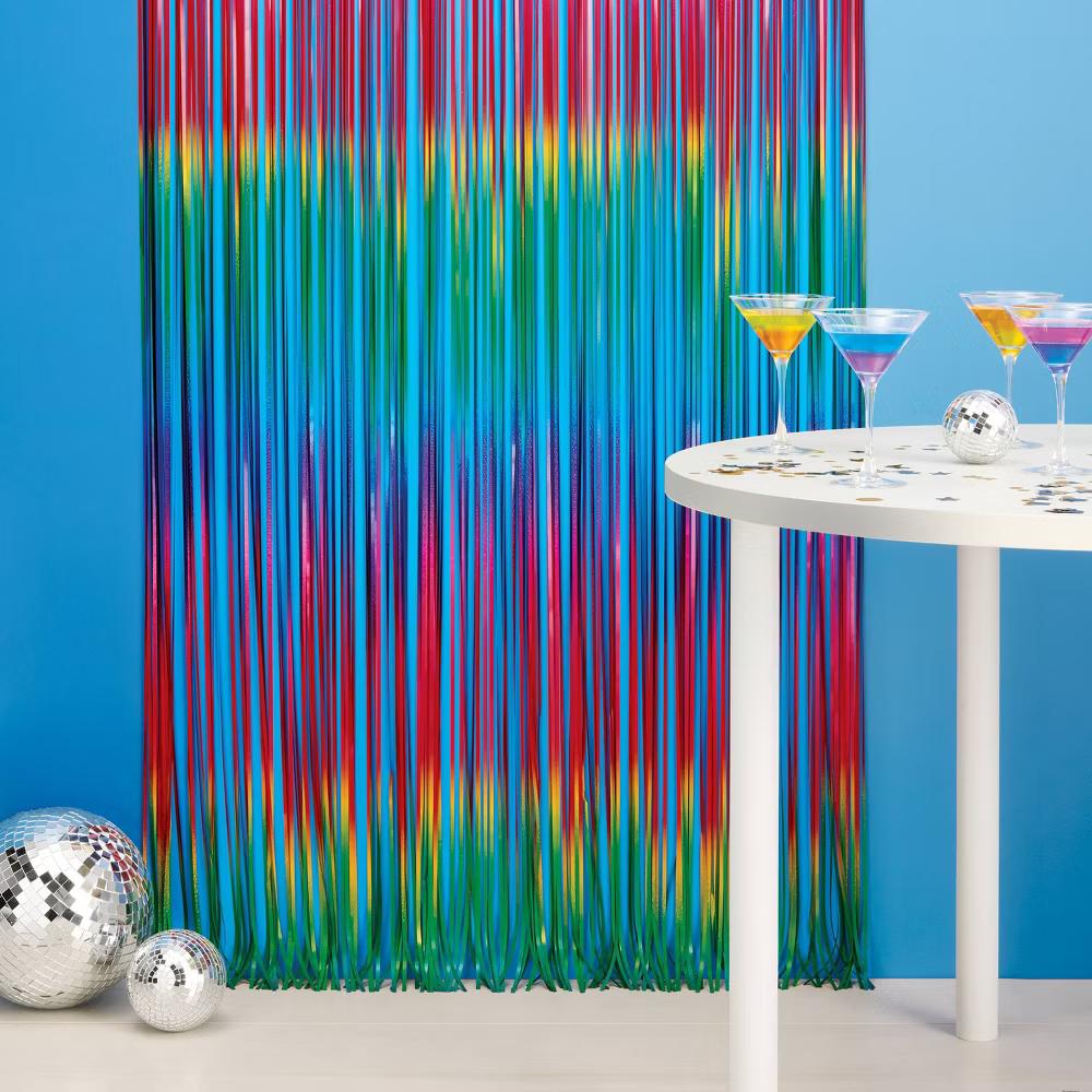 Foil Fringe Backdrop - Image 19