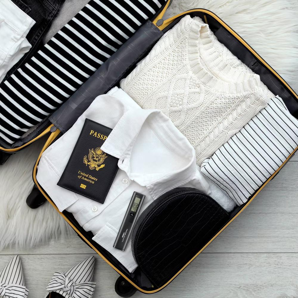 Travel Smart Digital Luggage Scale - Black: Maximum Capacity 80 lbs, Solid Pattern - Image 2