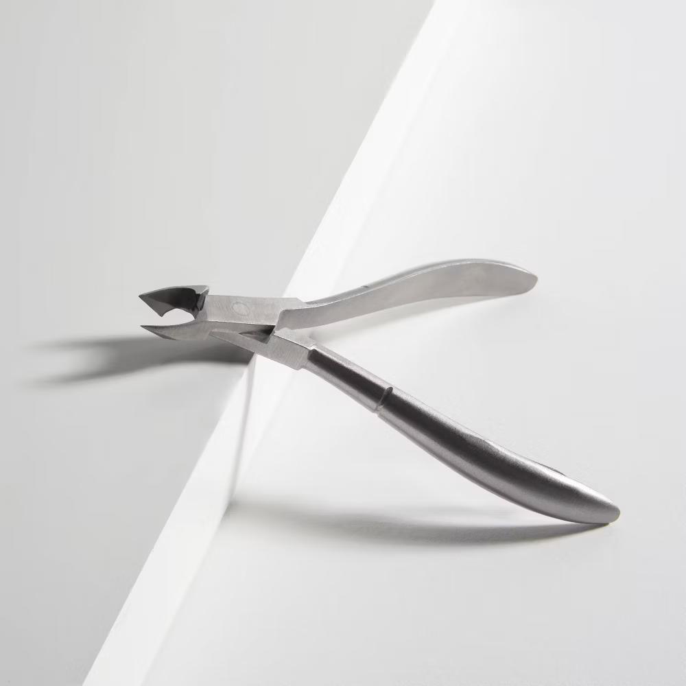 Stainless Steel Slant Tip Cuticle Nipper: Nail Care Tool, For Nails And Toenails - Image 6