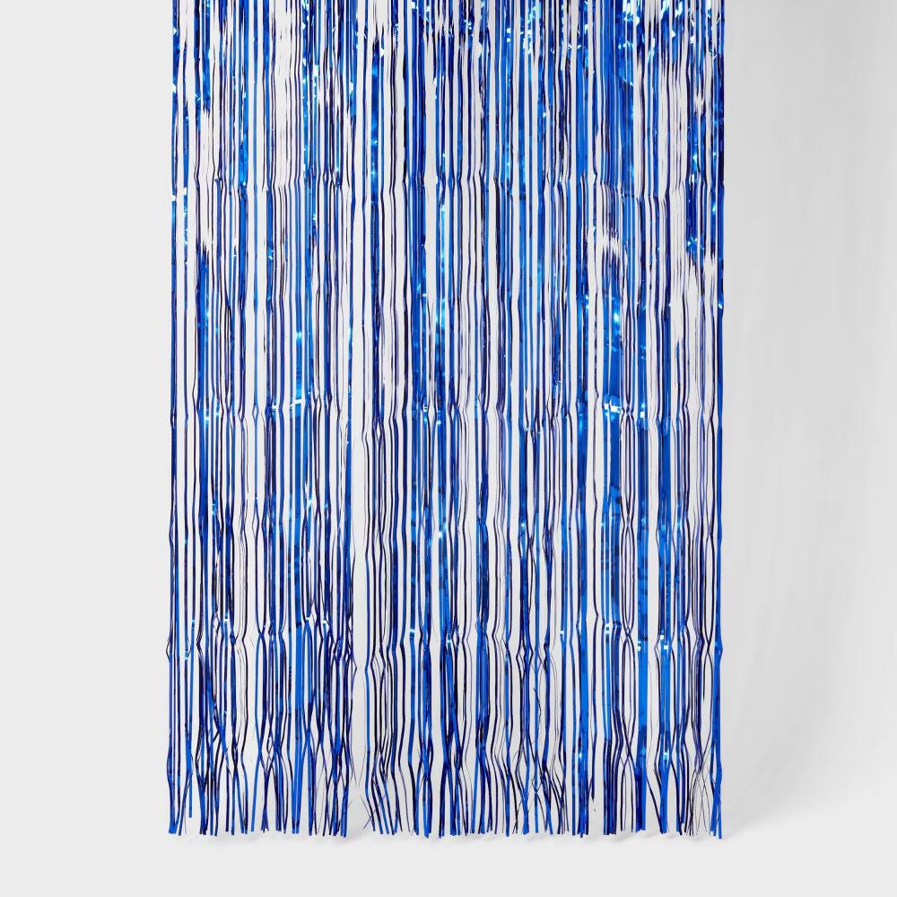 Foil Fringe Backdrop - Image 3