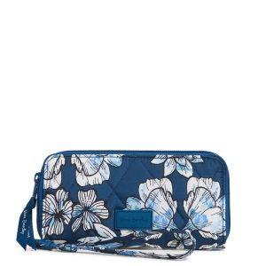 dive-floral-medallion