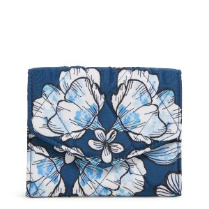 dive-floral-medallion
