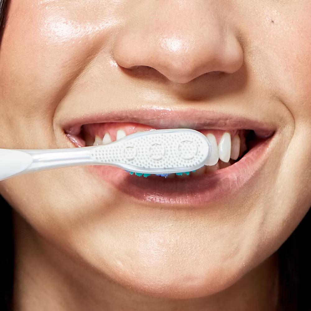 360 Optic White Whitening Manual Toothbrush - Soft - Image 15