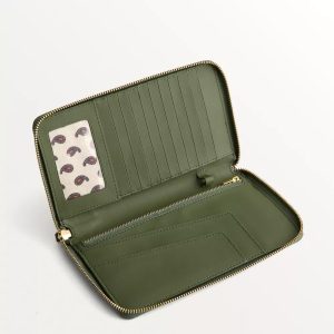 Women's Leather Travel Wallet