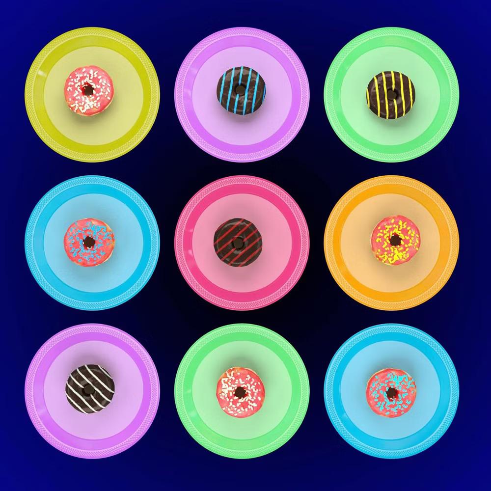 Exquisite Black Light Glow Party Disposable Plates: Assorted Neon Colors-6 colors -9 Inch - Image 5